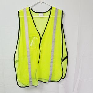Hi-Vis Safety Vest - Universal - 360 Coverage Clear badge Pocket
